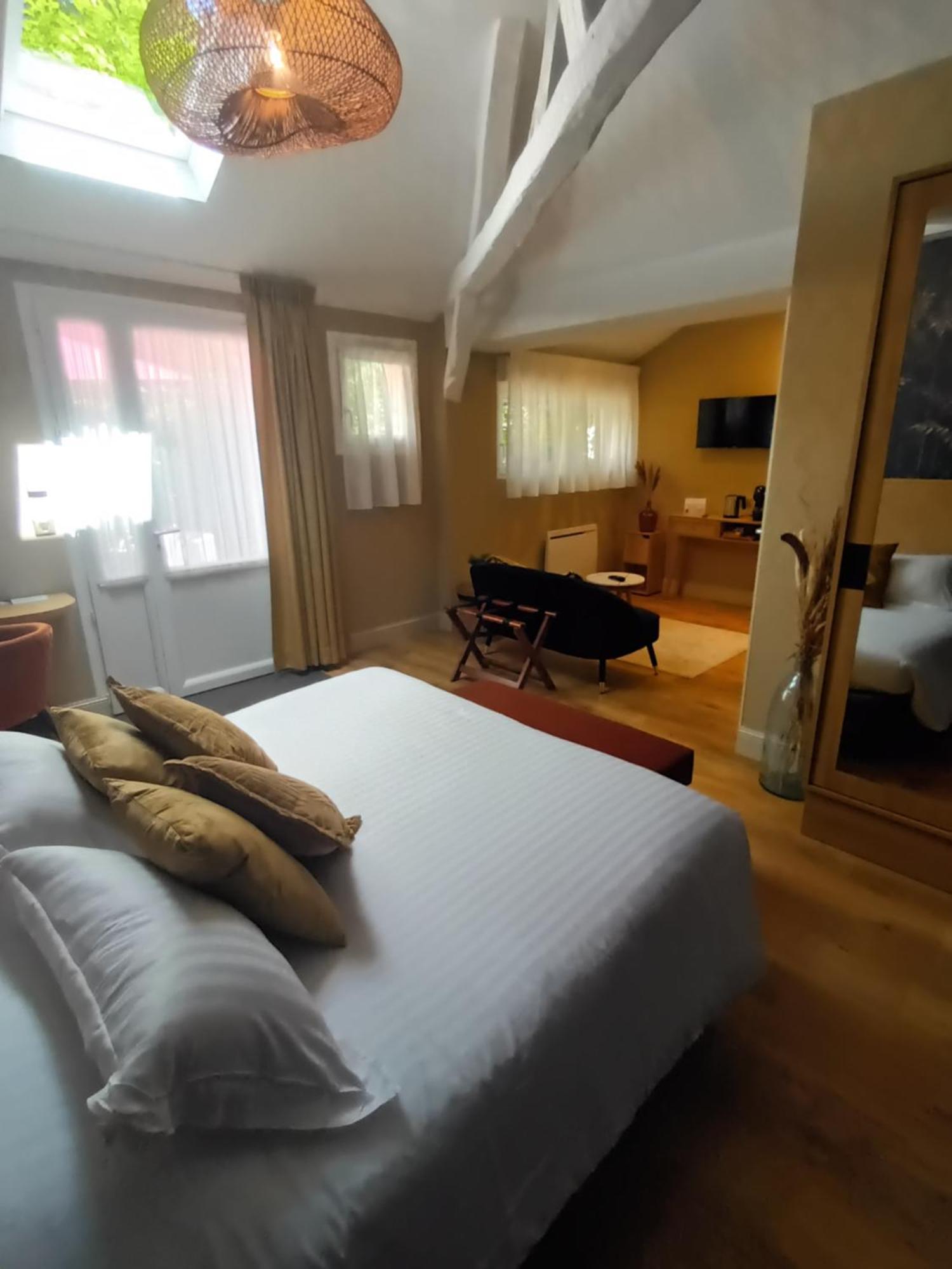 Logis Hotel La Breche - Restaurant Berthelot Amboise Dış mekan fotoğraf