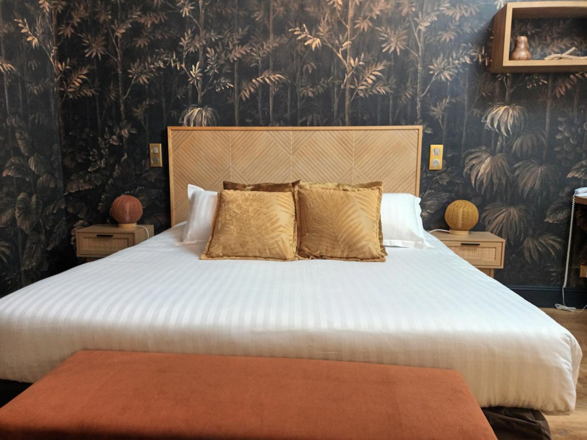 Logis Hotel La Breche - Restaurant Berthelot Amboise Dış mekan fotoğraf