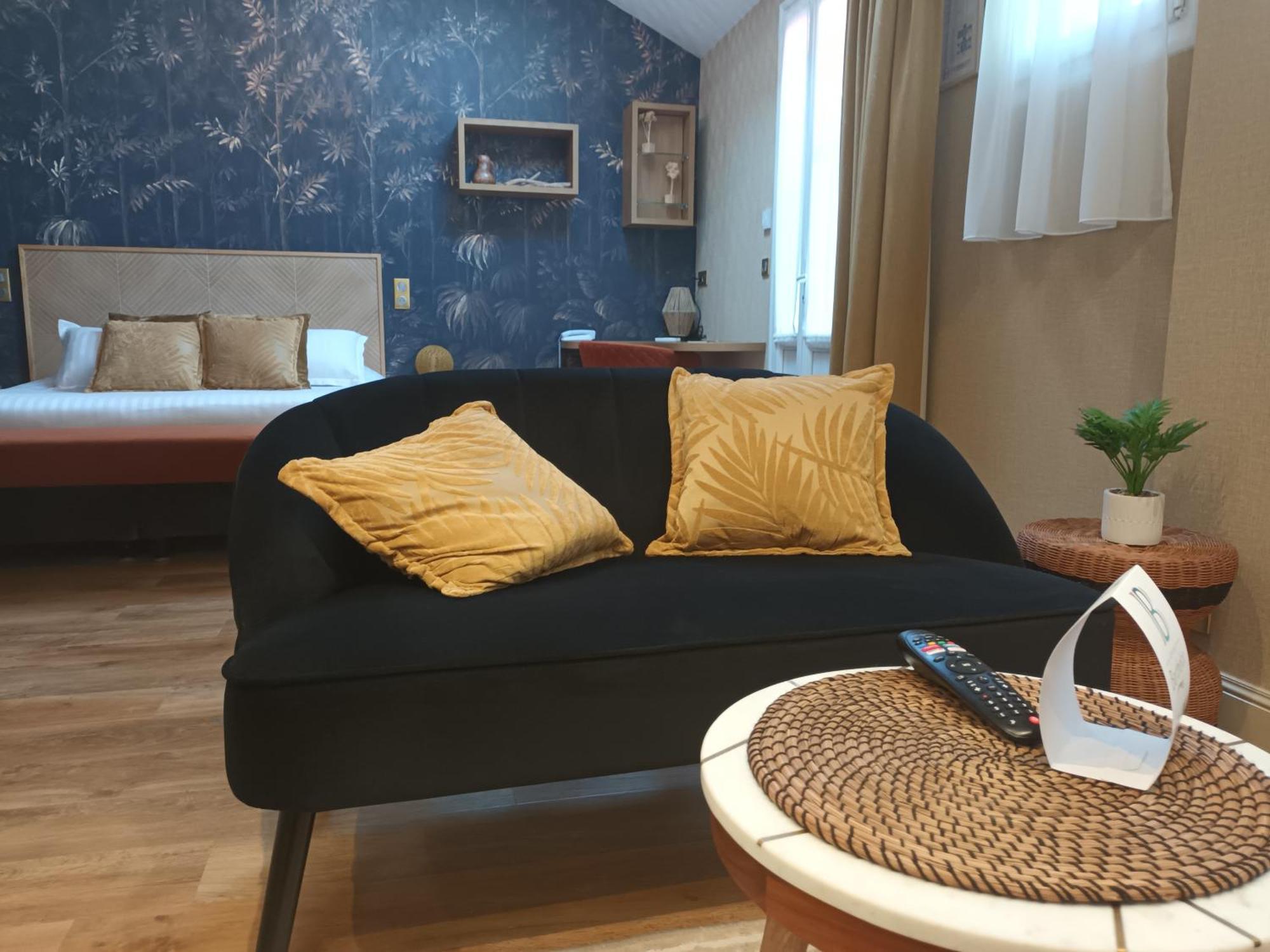 Logis Hotel La Breche - Restaurant Berthelot Amboise Dış mekan fotoğraf