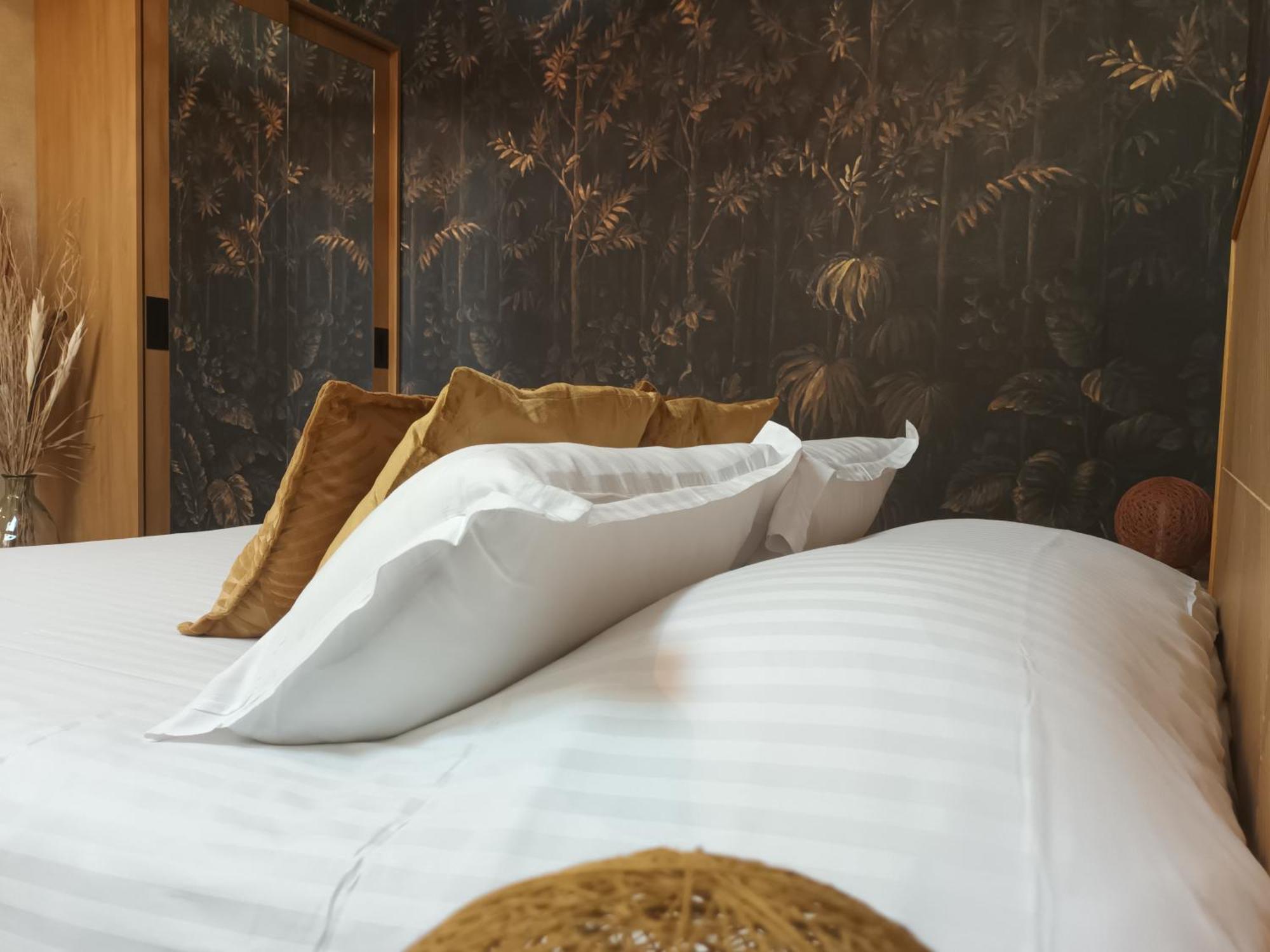 Logis Hotel La Breche - Restaurant Berthelot Amboise Dış mekan fotoğraf