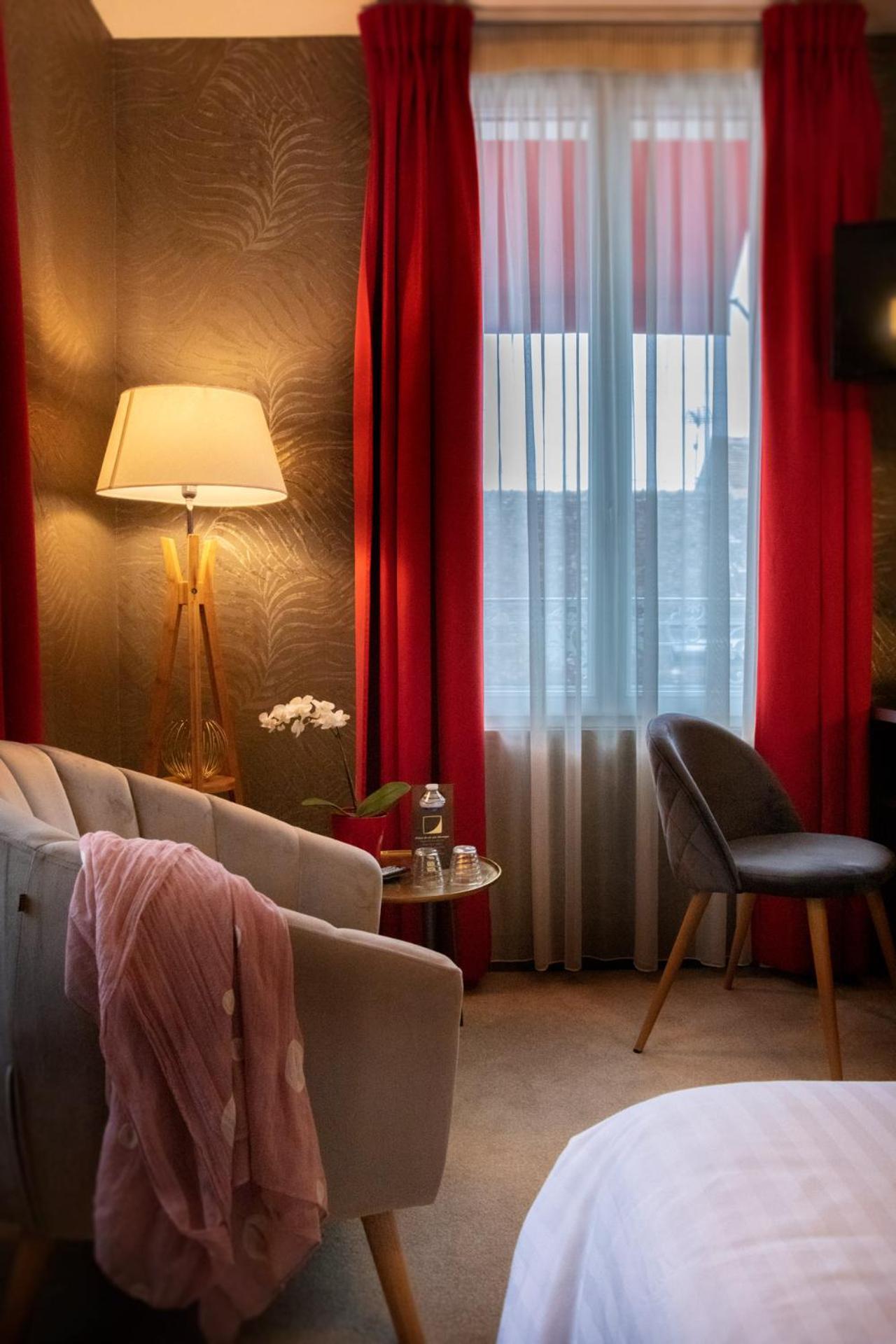 Logis Hotel La Breche - Restaurant Berthelot Amboise Dış mekan fotoğraf